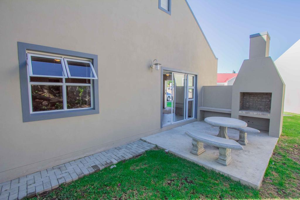 El Dorado 65 Luxury Self Catering Βίλα Oudtshoorn Εξωτερικό φωτογραφία
